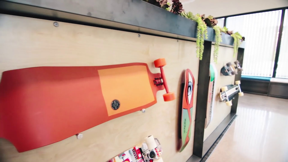 Video thumbnail: A behind-the-scenes look around the Lojistic office