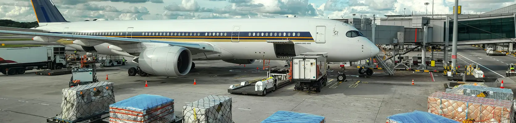 Image of an airplane as a mode of freight transportation
